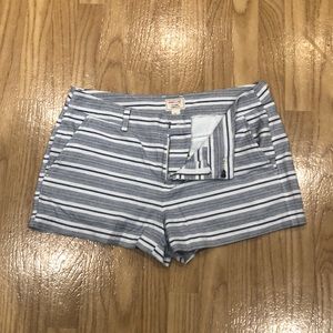 Khakis by GAP 3inch short size 8